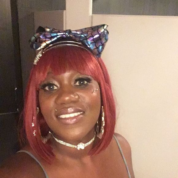 Meet your Posher, Daileane - Picture 1 of 1